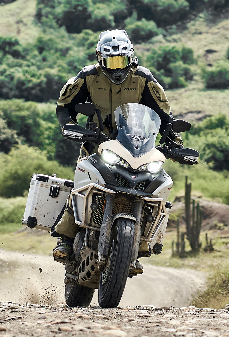 Klim Badlands A3 lifestyle 1